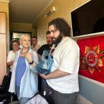 Активисты «Единой России» востока Москвы поддерживают раненых участников СВО в военном госпитале имени П.В. Мандрыка