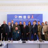 Проведение литературных фестивалей в регионах, создание мастерских, переводы произведений на иностранные языки: Дмитрий Медведев поддержал инициативы писателей, освещающих тему СВО