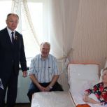 Ветерана Великой Отечественной войны поздравил с 9 Мая депутат Госдумы Николай Щеглов
