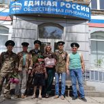 Военнослужащие Стаханова оставили записи в книге «Zа мир Отчизну Vместе победим»