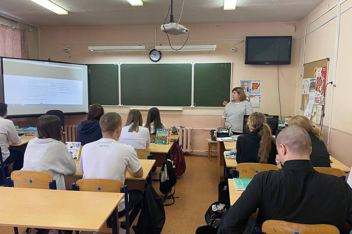 В Североморске «Единая Россия» организовала киноуроки в школах