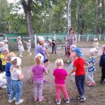 Федор Тощев помог в благоустройстве игровых площадок