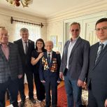 Ветеранов с юбилеем Победы продолжают поздравлять депутаты «Единой России»