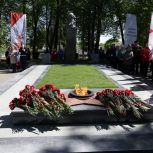 В преддверии 80-летия Победы «Единая Россия» и «Газпром» зажгли Вечные огни в регионах