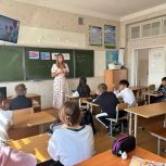Агаповские единороссы, в честь дня детских общественных организаций России встретились с учениками Агапосвкой школы