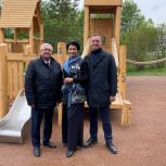 В Кемерове единороссы проверили ремонт дворов и скверов
