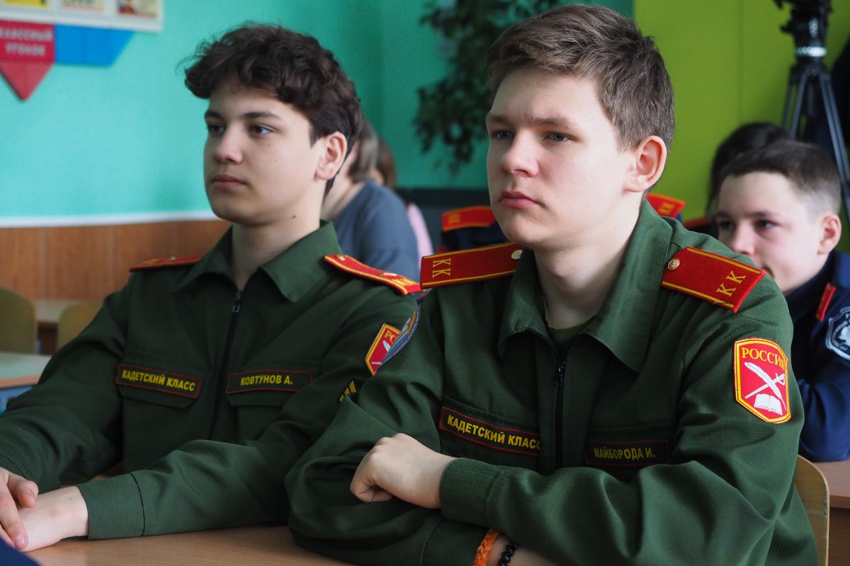 Общественники Надымского района провели для кадетов «Урок мужества»