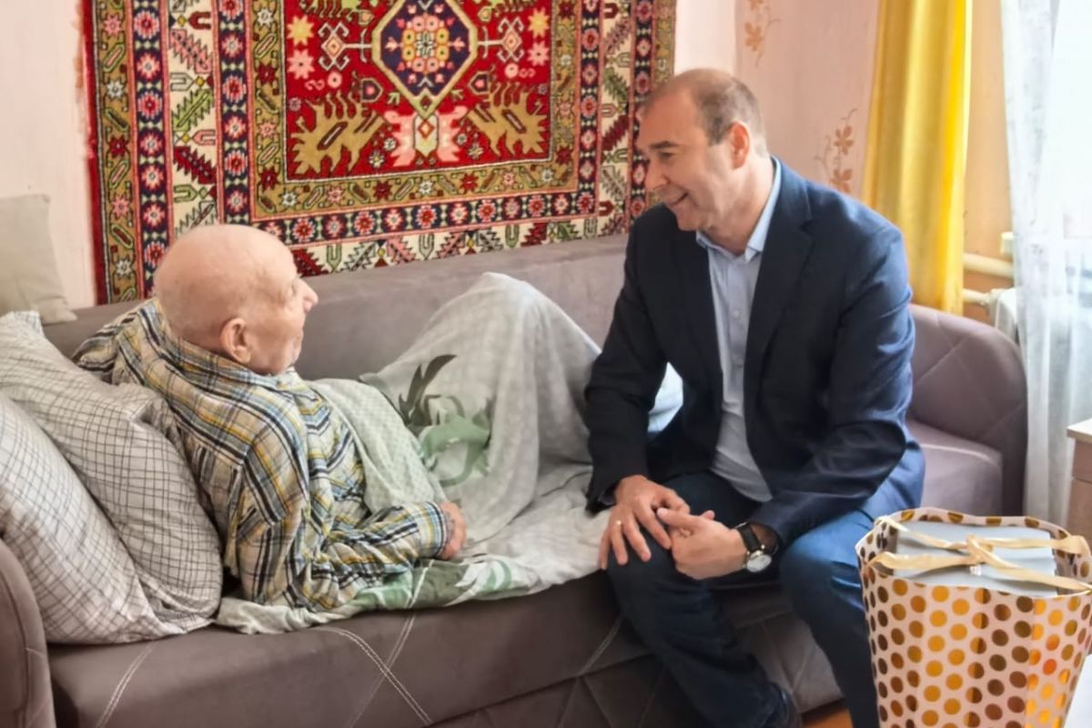 «Единая Россия» поздравила ветерана и труженика тыла