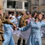 «Молодая Гвардия Единой России» и «Волонтёрская Рота» провели акцию «Вальс Победы»