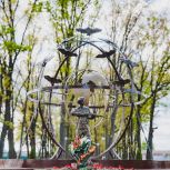 Сквер Памяти участников локальных конфликтов открылся в деревне Хмелинец Елецкого района
