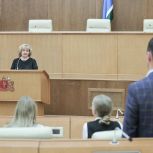 Людмила Бабушкина рассказала старшеклассникам Талицы об особенностях депутатской работы