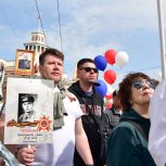 Единороссы Кузбасса приняли участие в шествии «Бессмертного полка»