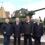В Большом Сорокино открыли мемориальный комплекс с боевым танком Т-34