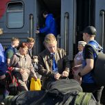 «Молодая Гвардия Единой России» оказала помощь при встрече школьников из Северодонецка