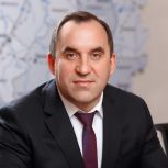 Андрей Дубровский адресовал поздравление с Днем Победы
