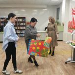 Наталия Фиголь приняла участие в акции по сбору гуманитарной помощи для юного населения Волновахи в Надыме