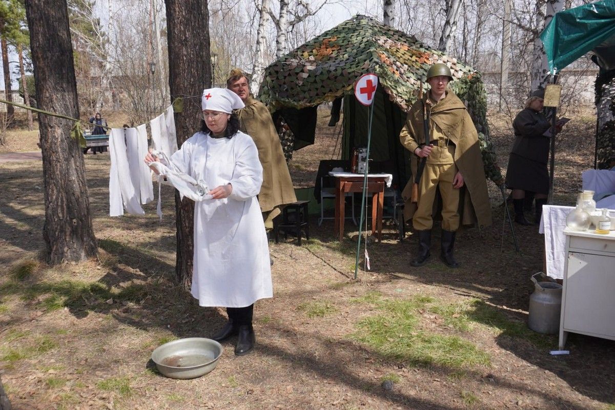 В Куйтуне при поддержке «Единой России» организовали историческую реконструкцию работы военно-полевого медсанбата времён Великой Отечественной войны