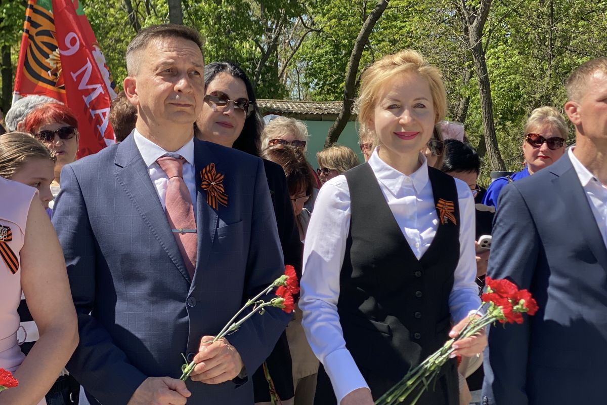 «Единая Россия» развернула пункт связиста времен Великой Отечественной войны на праздновании Дня Победы в Геническе