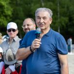 Трехкратный олимпийский чемпион Владислав Третьяк наградил юных победителей турнира по конному спорту в «Измайлово»