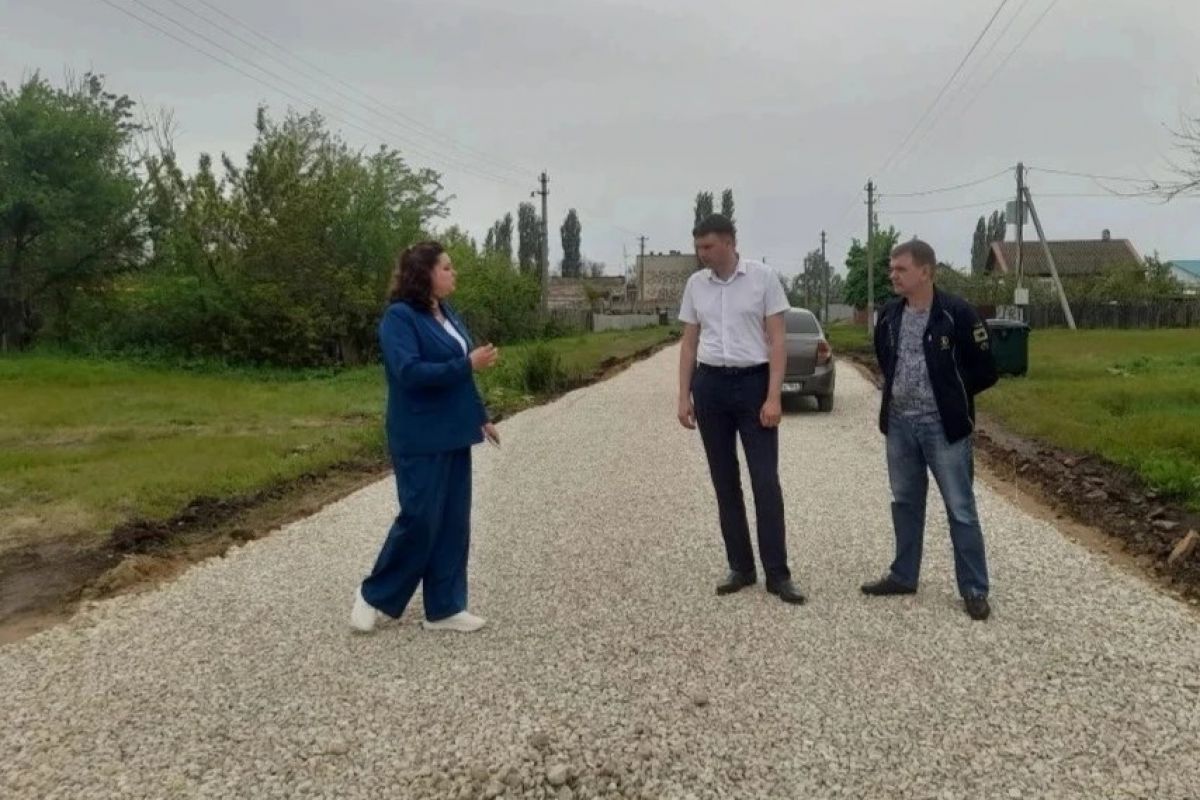 В Энгельсском районе партийцы держат на контроле ремонт сельских дорог