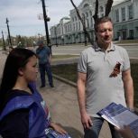 Депутат омского Заксобрания Игорь Попов проверил работу пикетов по сбору наказов в Народную программу «Единой России»
