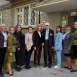 В Октябрьском районе проходит ежегодное мероприятие «Концерт у дома ветерана»