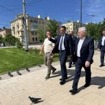 Евгений Москвичев оценил ход благоустройства проспекта Металлургов и провел встречу с жителями Краснооктябрьского района Волгограда