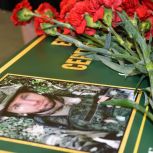 В школе Елецкого округа открыли «Парту Героя»