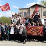 При поддержке «Единой России» по улицам Еткуля проехала фронтовая бригада с песнями