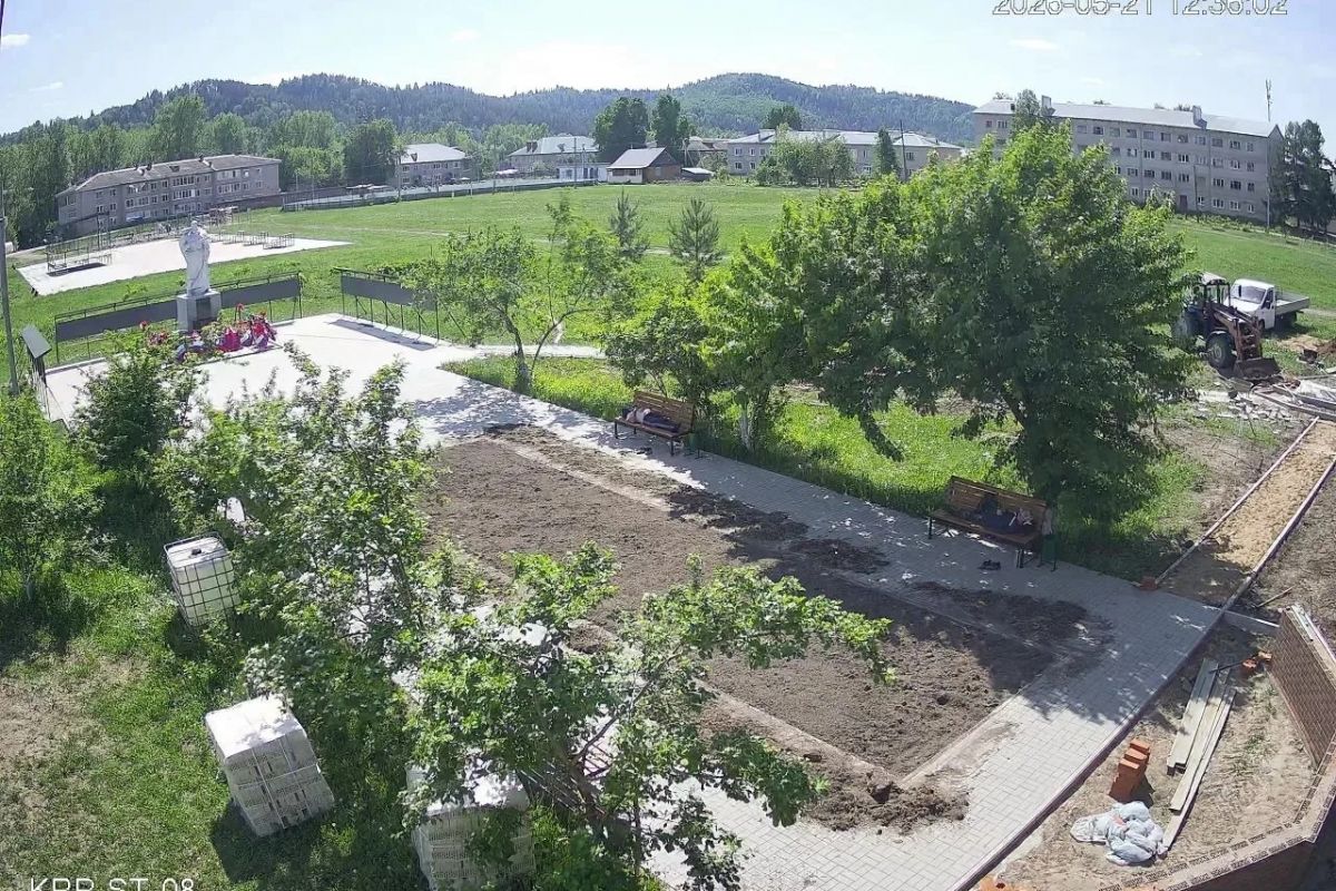 В пгт Красная Поляна идет благоустройство стадиона