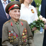 В Самаре  мини-парад прошел во дворе ветерана ВОВ Андрея Тонковидова