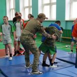 В Казани «Единая Россия» провела силовой мастер-класс для воспитанников спецшколы