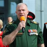 Участник СВО Александр Шелковой почтил память героя-танкиста Андрея Серебрякова, погибшего в боях Великой Отечественной войны