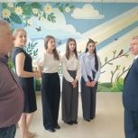 При поддержке «Единой России» в детской больнице открыли панно