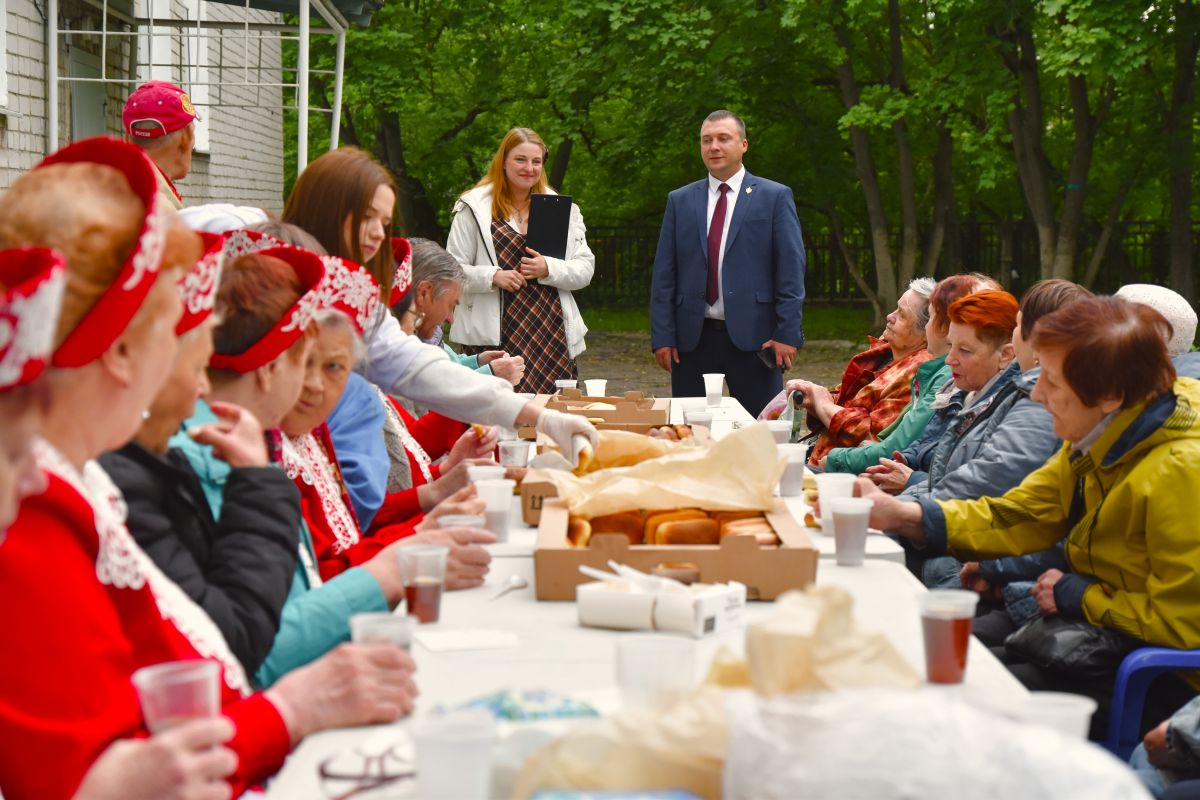 Песни, гармонь и кулинарные изыски: в Нижегородской области отметили Международный день соседей