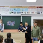 Удмуртская делегация накануне Дня Победы посетила подшефный Лутугинкий округ ЛНР
