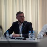 Максим Грищенко на форуме «Есть результат!»: «Чтобы село жило, нужны не только дороги и газ, но и человек в белом халате»