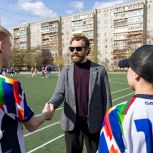 В Екатеринбурге при поддержке депутата Алексея Мещерякова впервые прошел турнир по регби для школьников