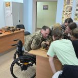 В Липецкой области при поддержке «Единой России» Герои СВО обучили школьников тактической медицине