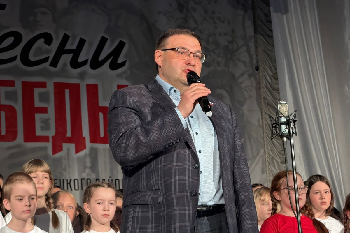 «Единая Россия» объединила поколения на гала-концерте «Песни Победы» в Череповецком округе