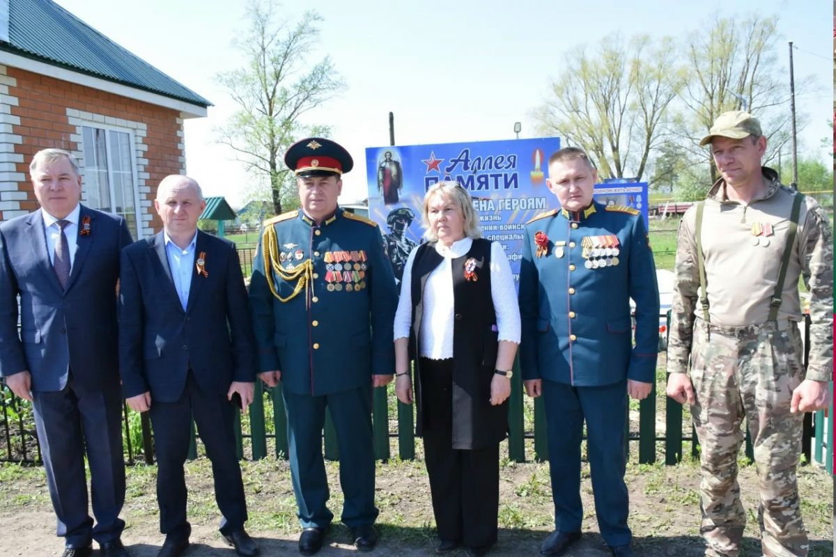 В селе Баймашкино Красночетайского округа открыли Аллею Памяти