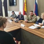 «Единая Россия» решила вопросы, связанные с помощью погорельцам и ремонтом сельской школы в Воробьёвском районе