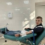 Единоросс призвал следовать его примеру и стать донором