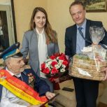 «Единая Россия» в регионе поздравляет с Днем Победы ветеранов Великой Отечественной войны