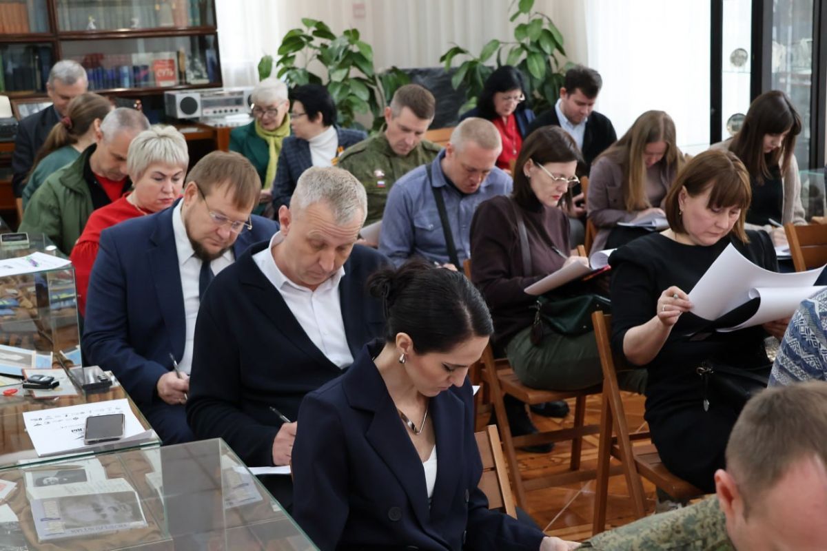«Диктант Победы» в ЛНР написали почти 10 тысяч жителей