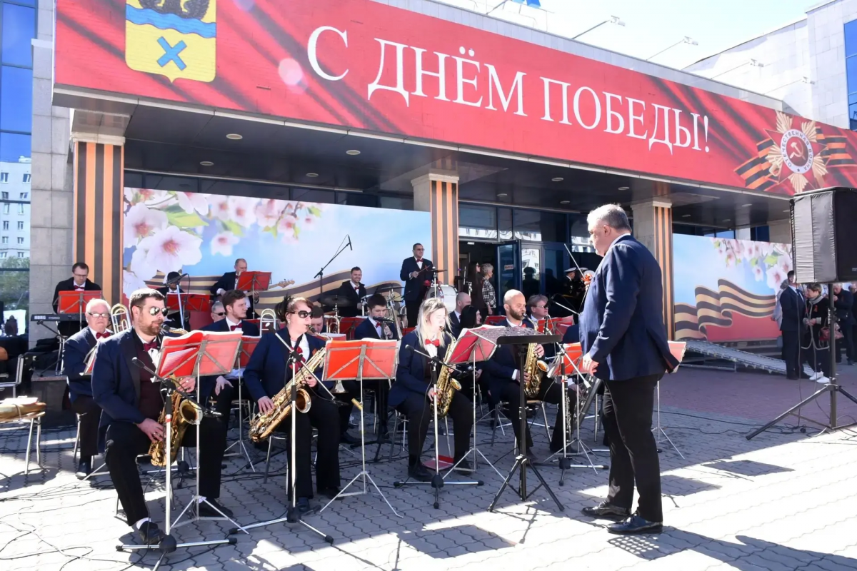 В Оренбурге прошел праздничный концерт для ветеранов