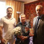 Пусть мир и счастье всегда будут в вашем доме!