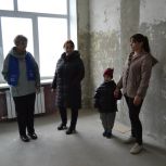 «Партдесант» «Единой России» проконтролировал капремонт школы в Болотнинском районе