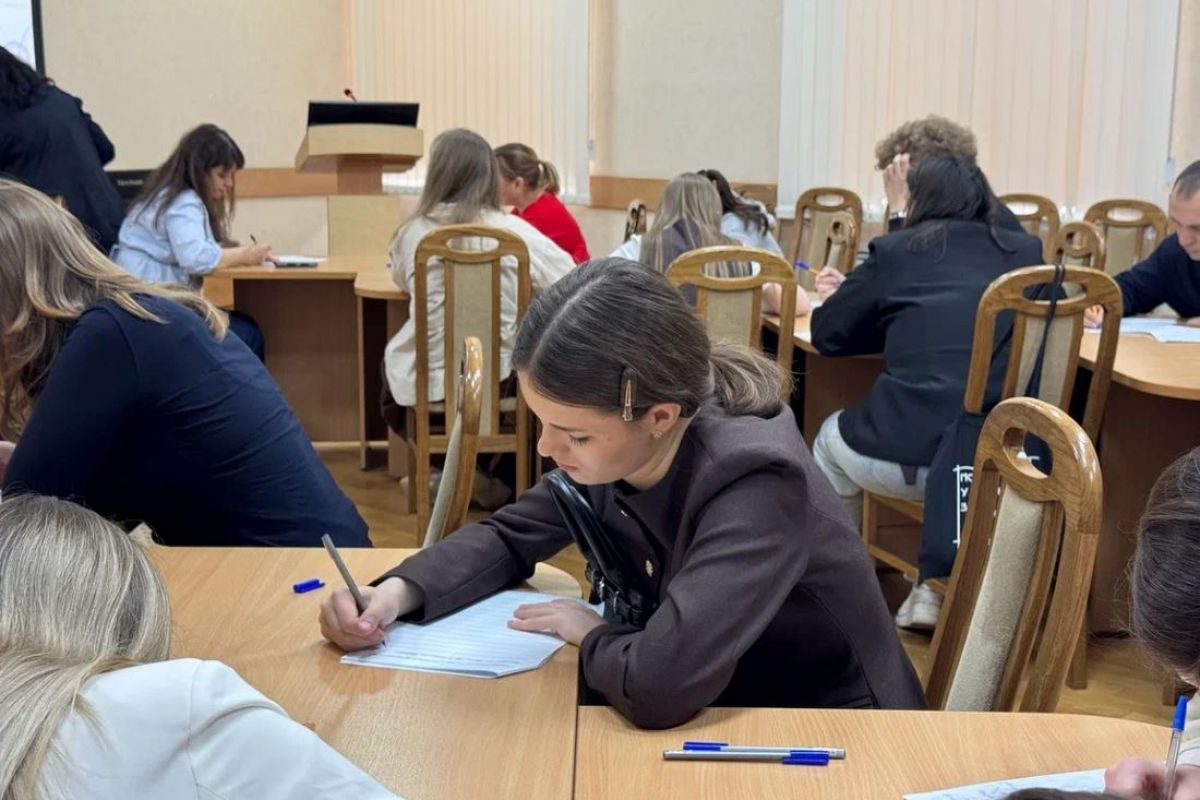 В Казани при поддержке «Единой России» написали первомайский профсоюзный диктант