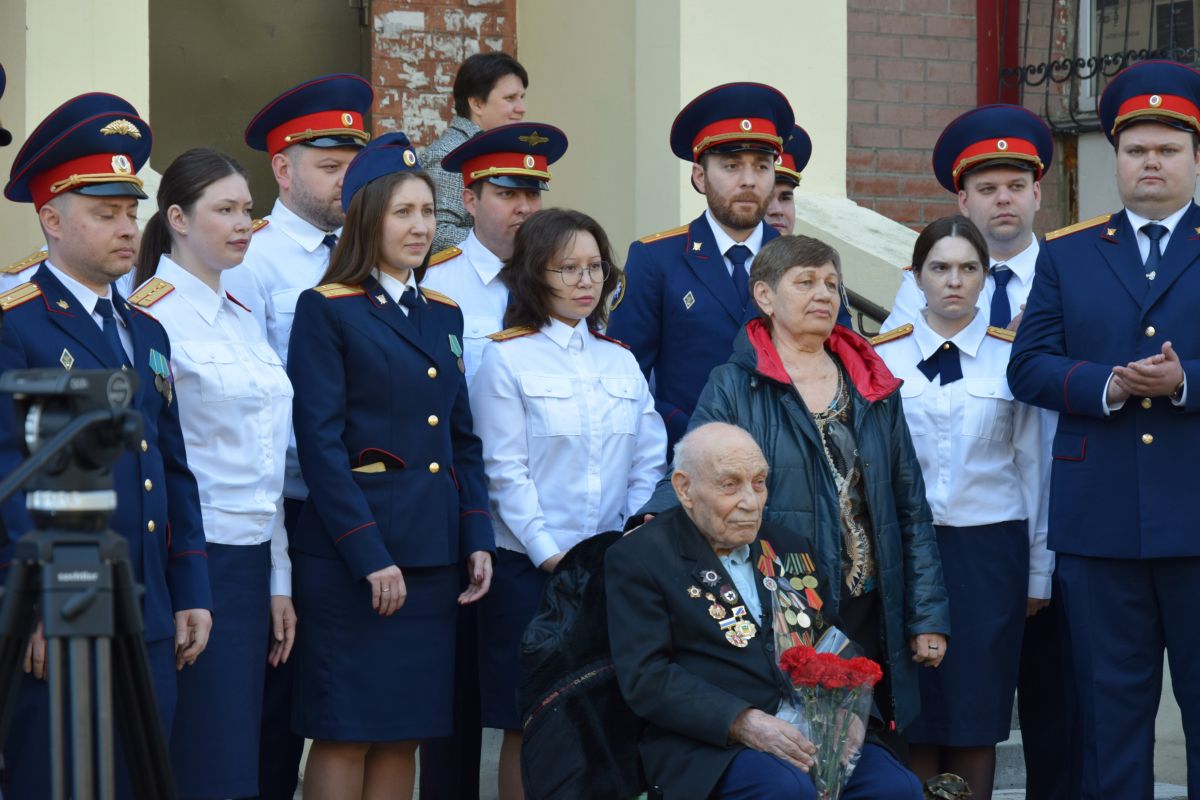 «Единая Россия» поддержала проведение Парада у дома ветерана Великой Отечественной войны Дмитрия Петровича  Устинова